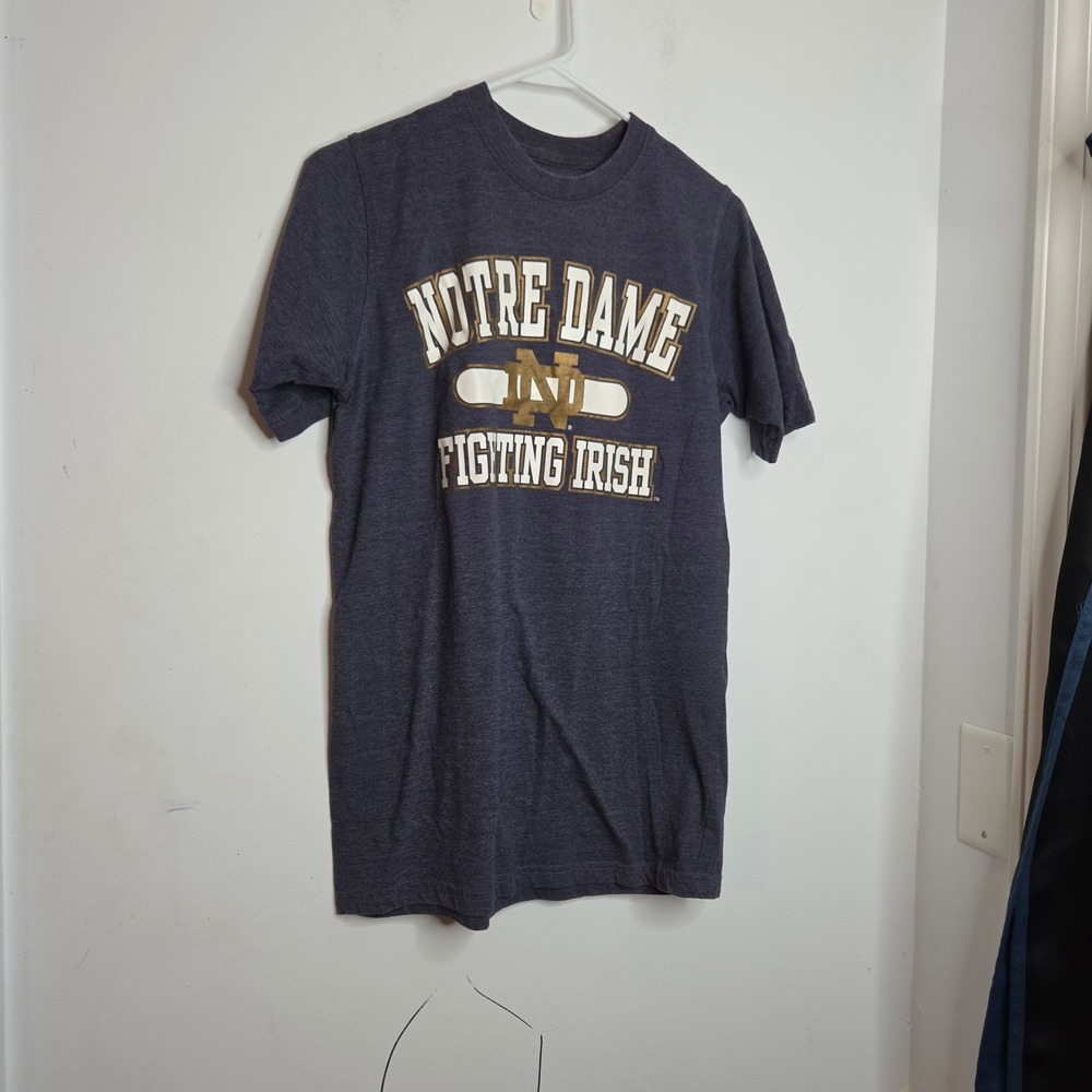 NCAA Notre Dame Fighting Irish Navy Blue Graphic T-Shirt Small Mens S